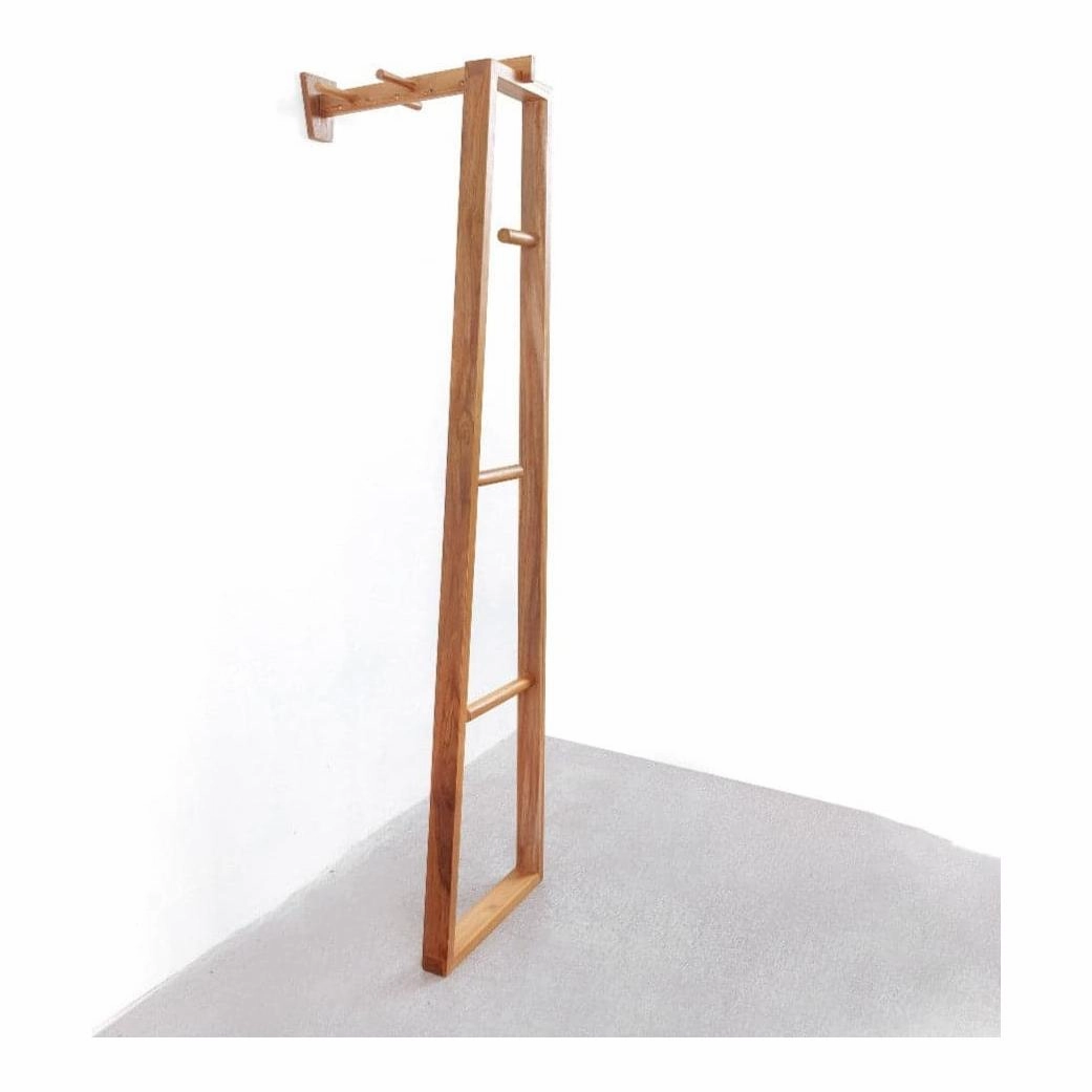 Aiyla Leaning Towel Rack