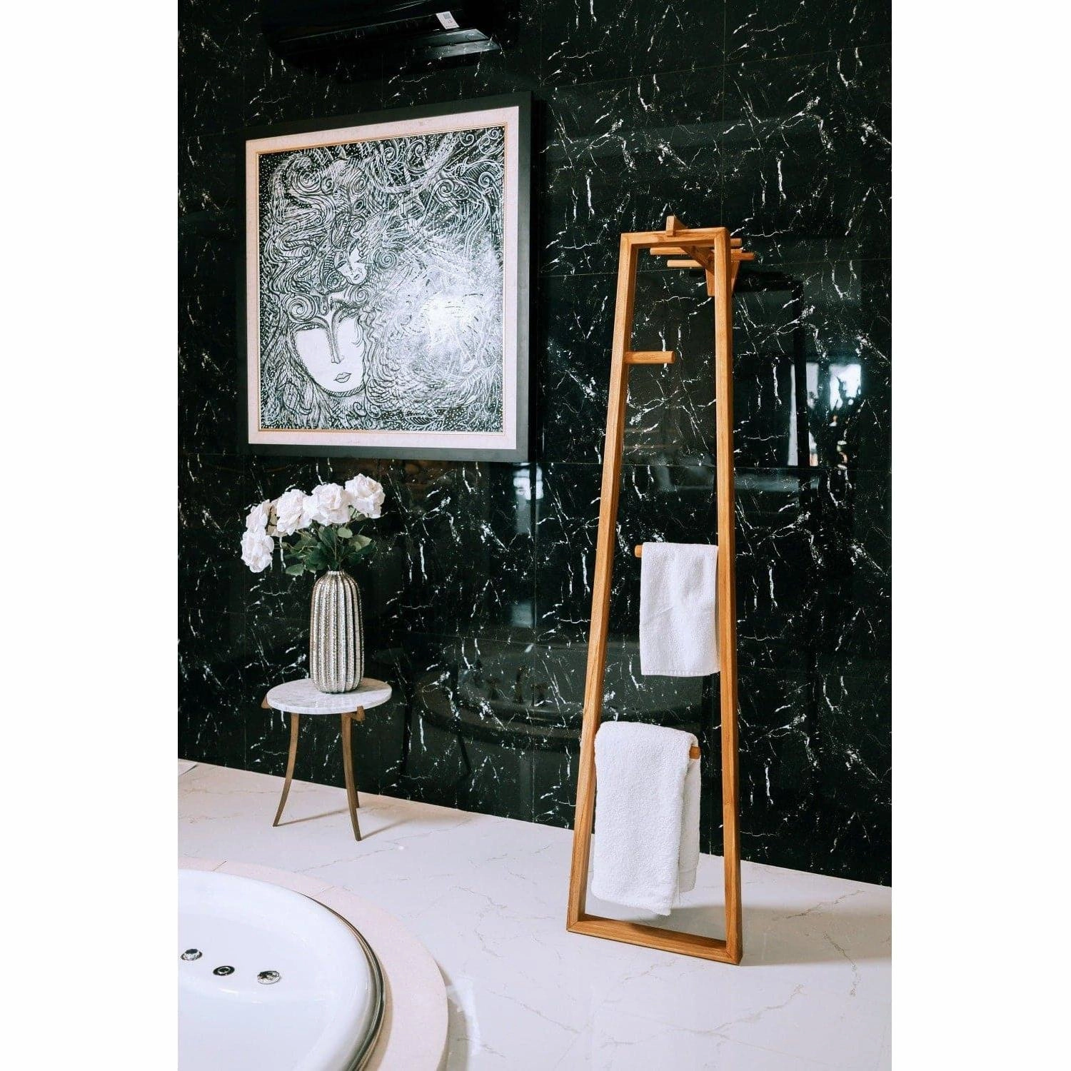 Aiyla Leaning Towel Rack