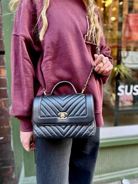 Chanel Black Calfskin Leather CC Chevron Flap  Handbag