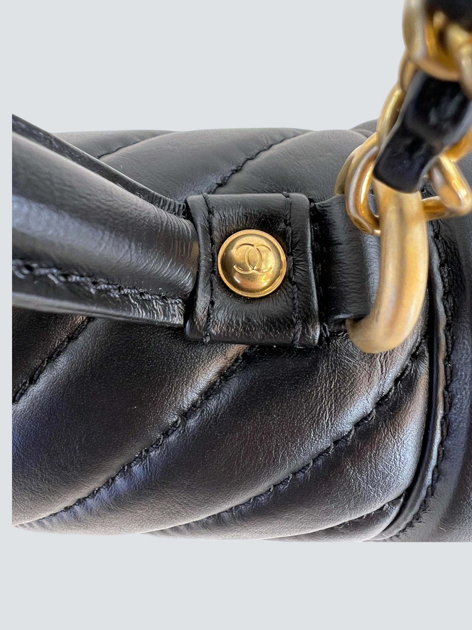 Chanel Black Calfskin Leather CC Chevron Flap  Handbag