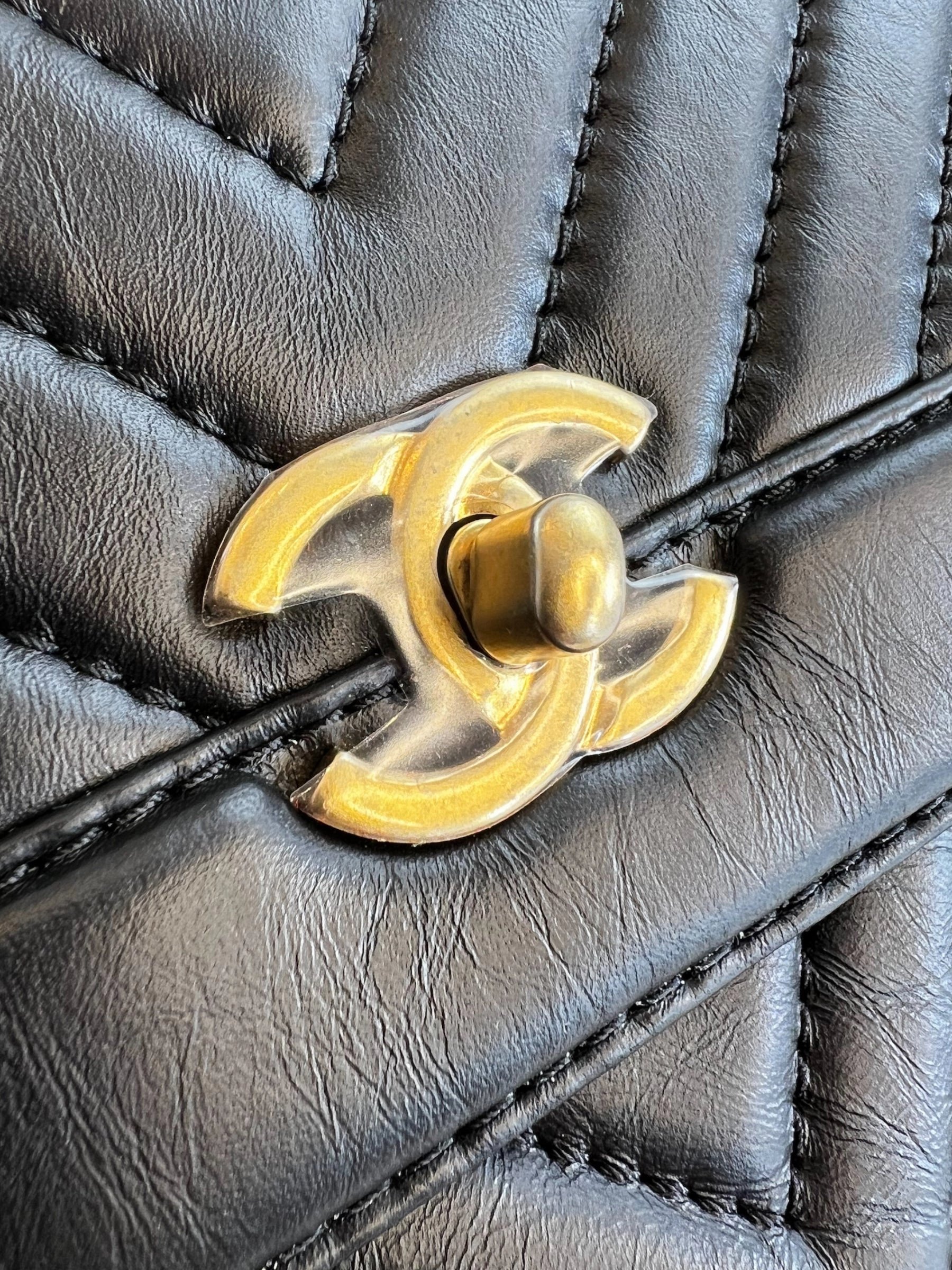 Chanel Black Calfskin Leather CC Chevron Flap  Handbag