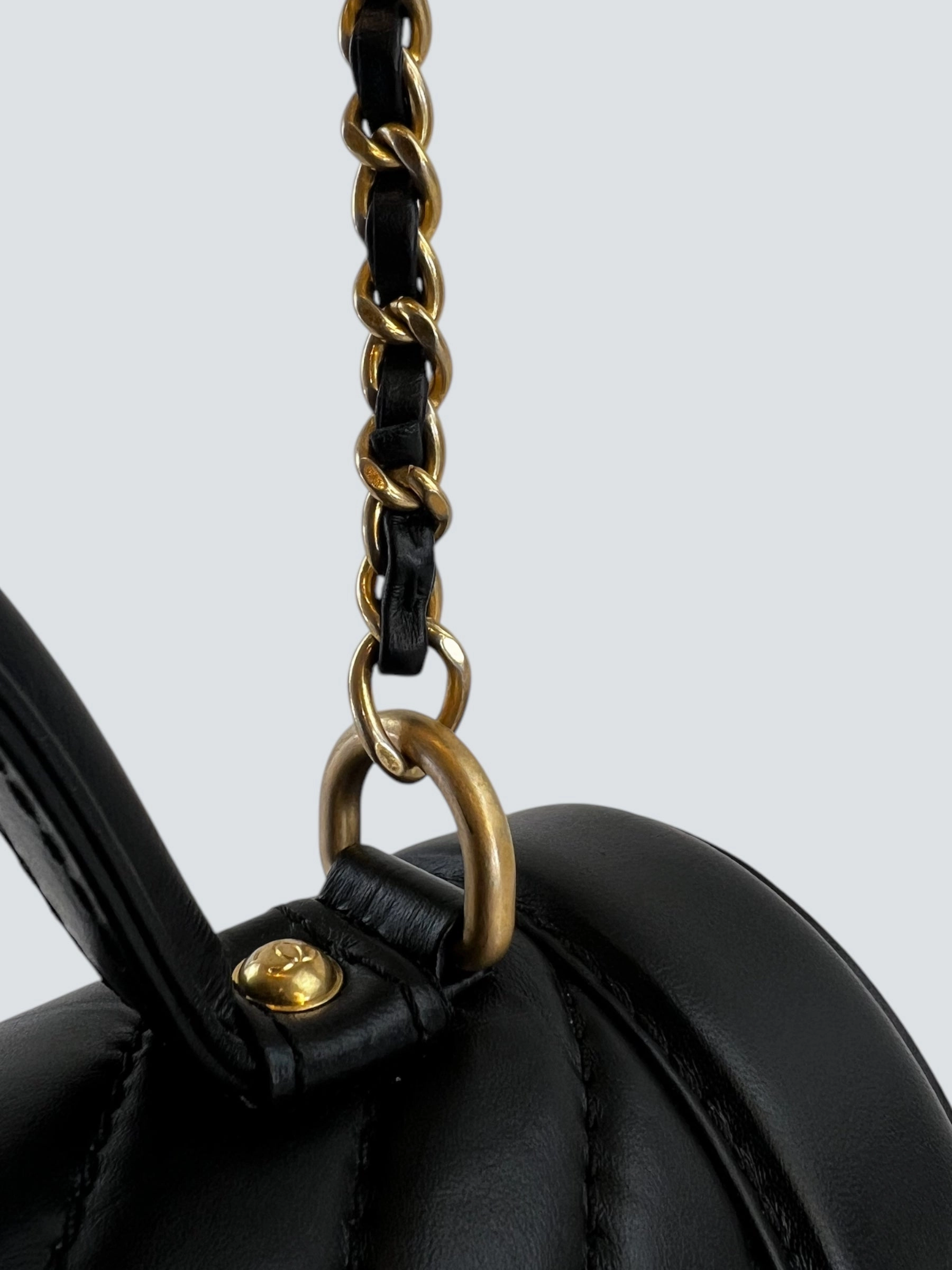 Chanel Black Calfskin Leather CC Chevron Flap  Handbag