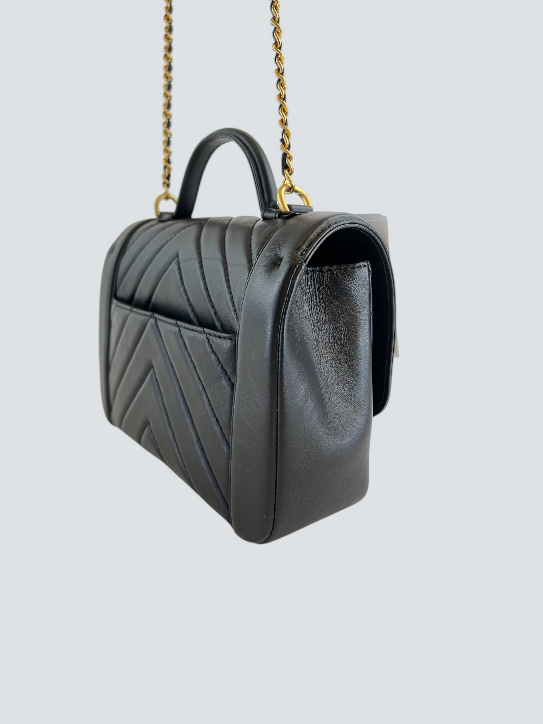 Chanel Black Calfskin Leather CC Chevron Flap  Handbag