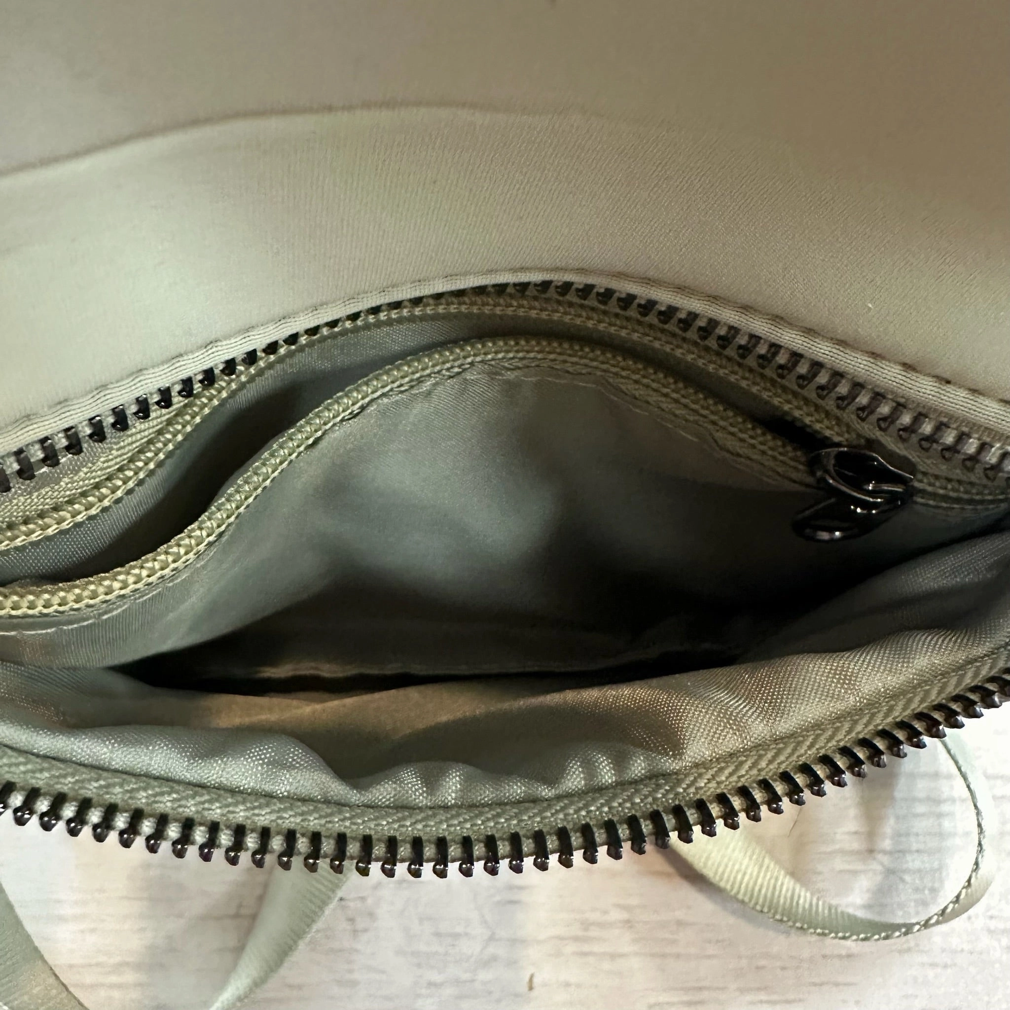 Crossbody By Clothes Mentor, Size: Small