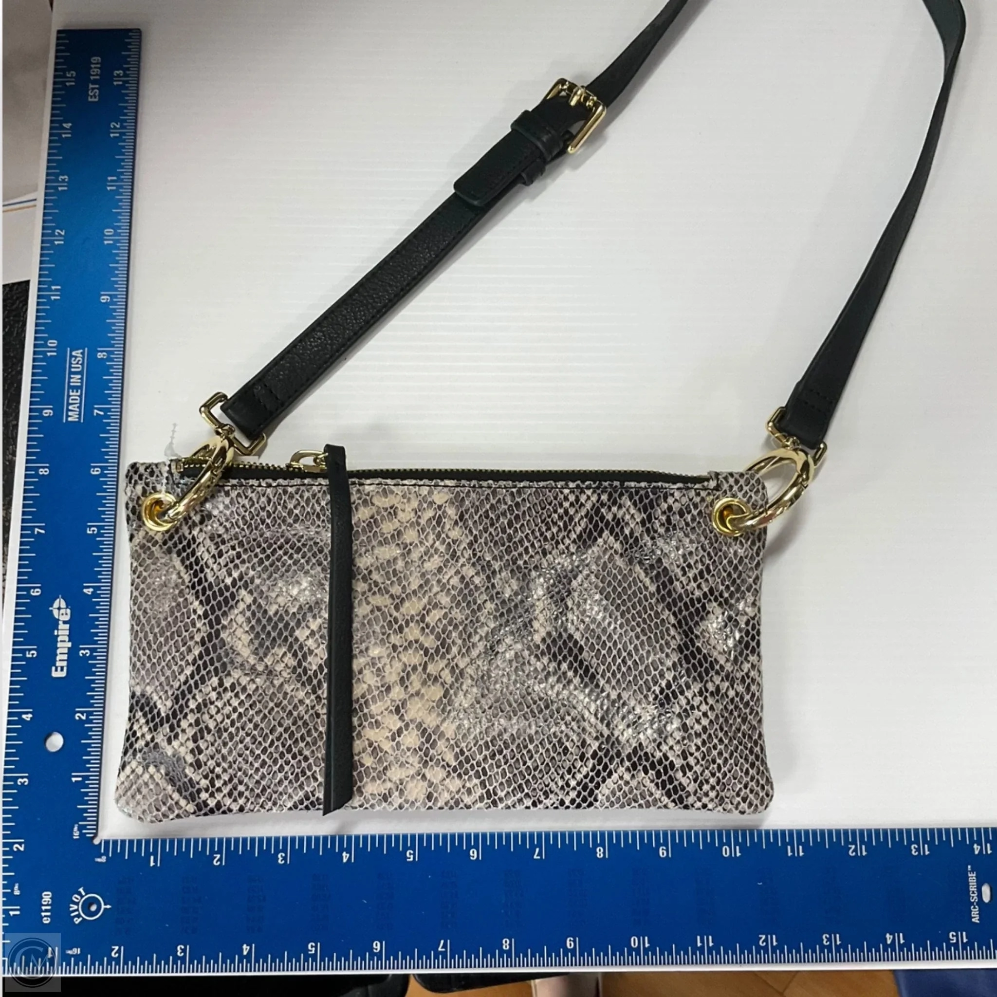 Crossbody Leather By Margot, Size: Medium