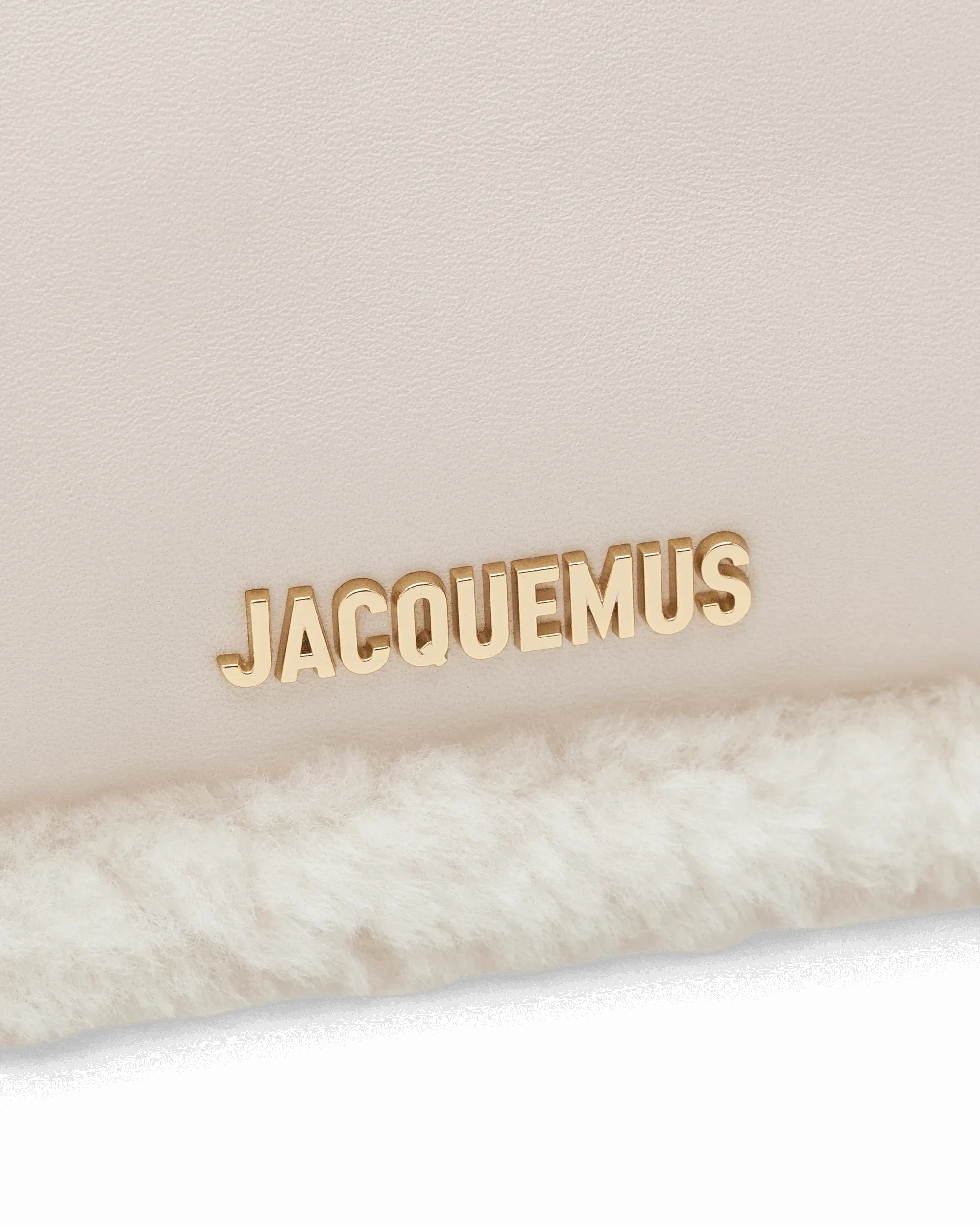 Le Bisou Doux Shoulder Bag
