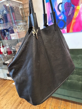 Manila Grace Black Leather Tote