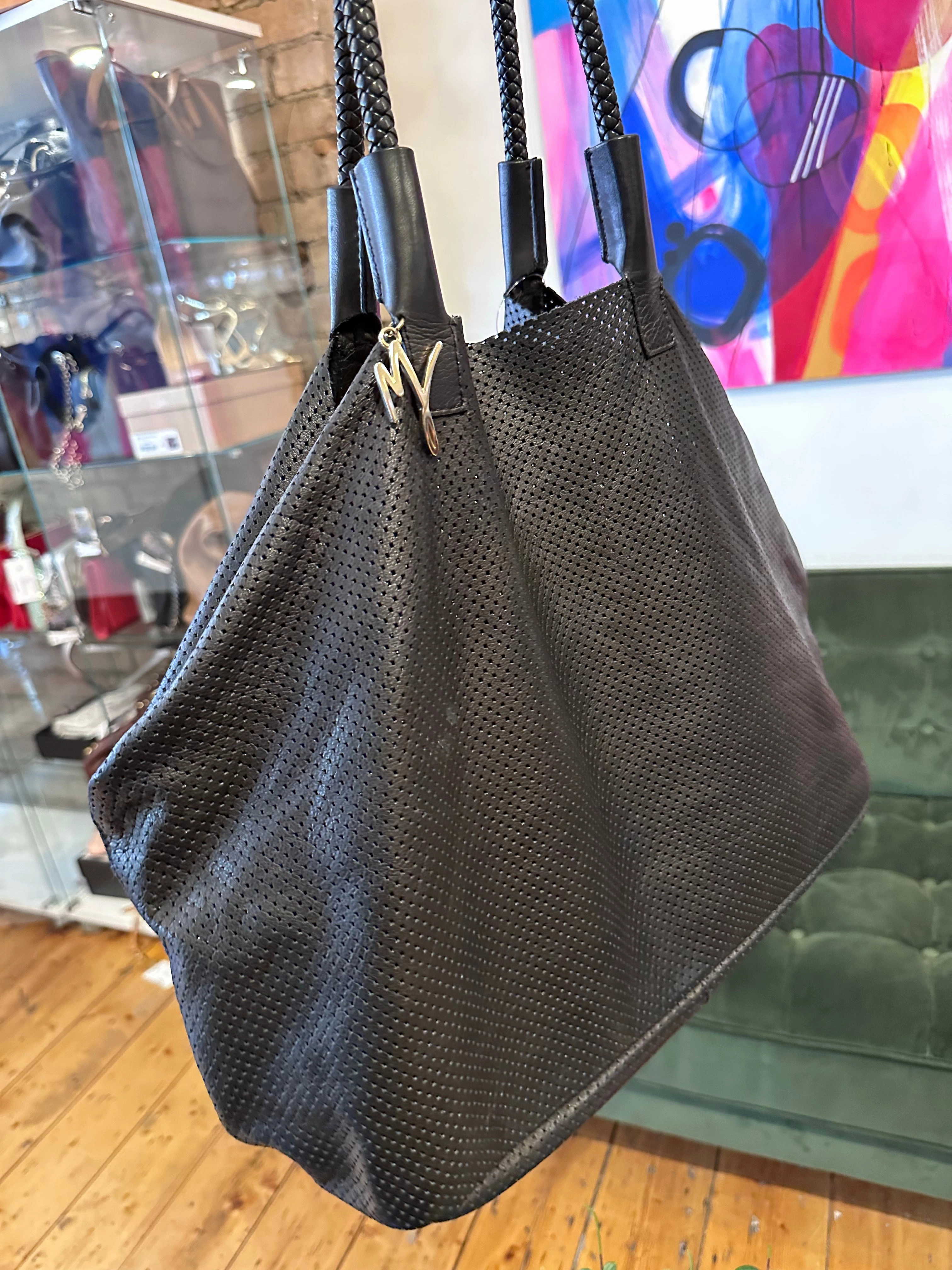 Manila Grace Black Leather Tote