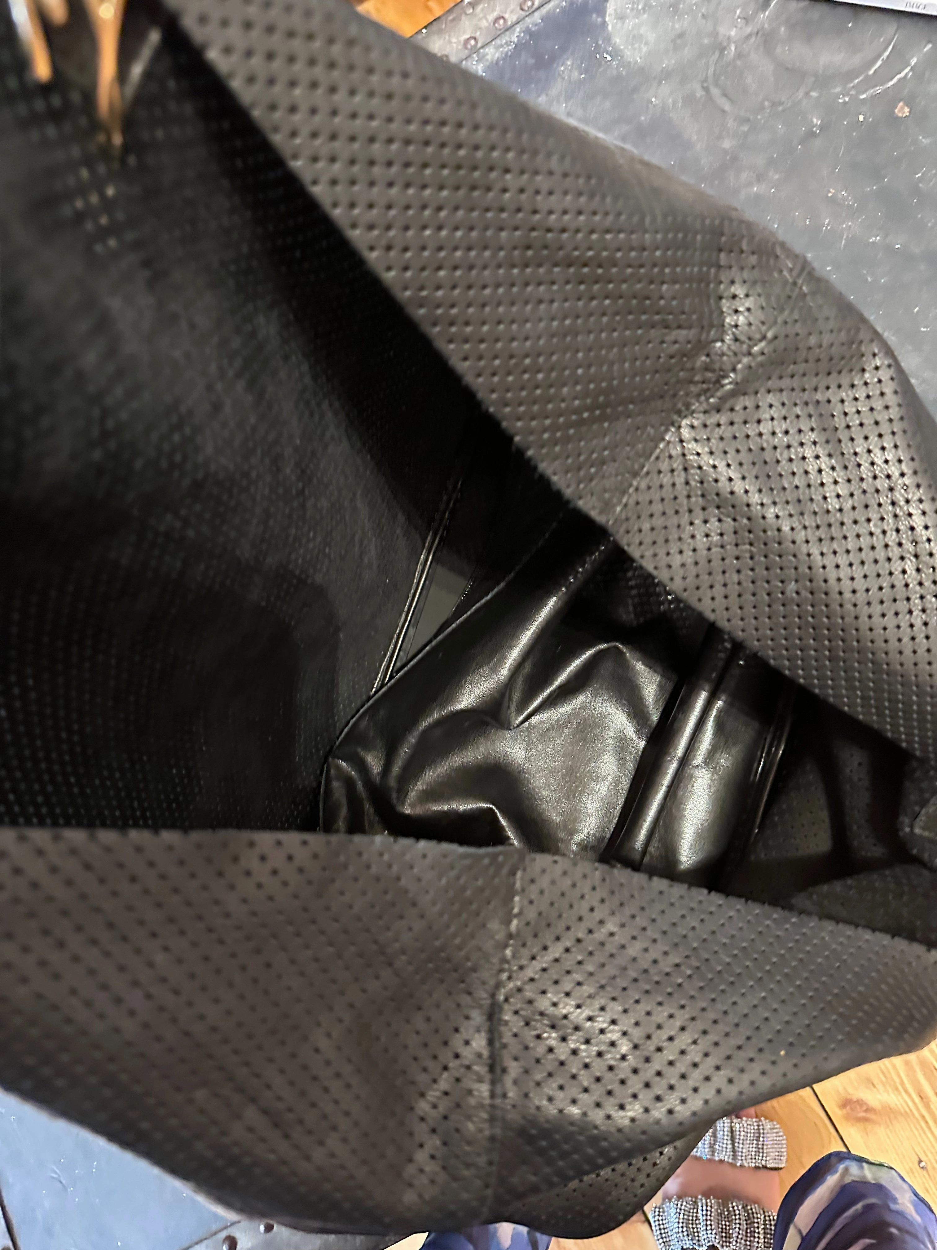Manila Grace Black Leather Tote