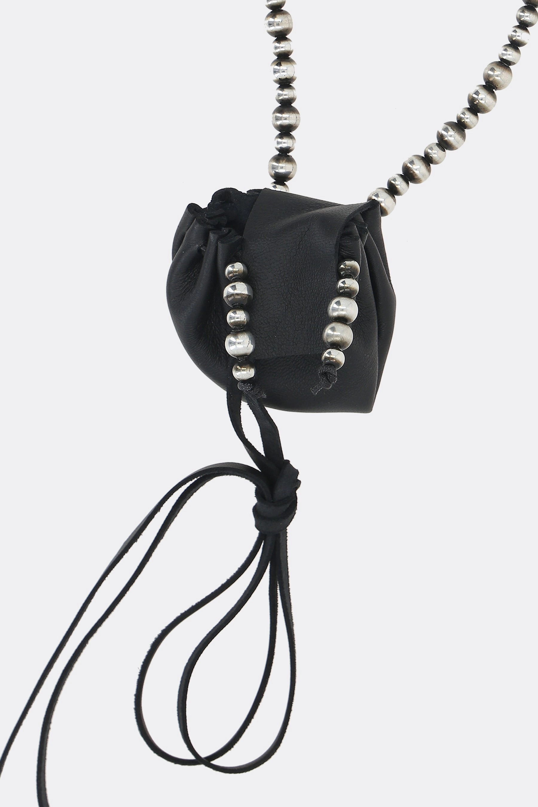 Sindri necklace in cord with spheres