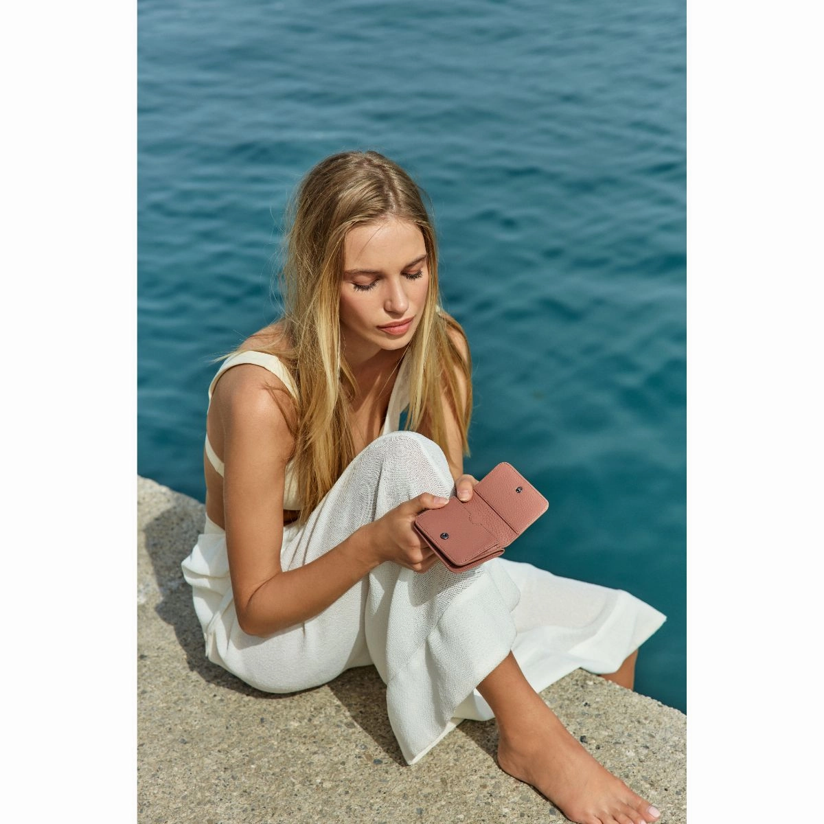 STATUS ANXIETY -  Miles Away Leather Card Holder Wallet