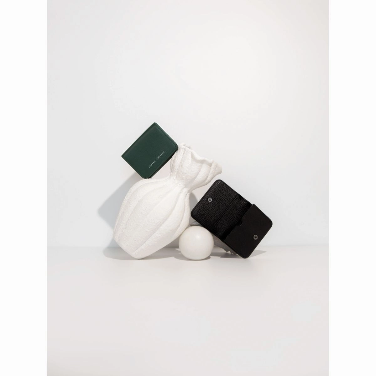 STATUS ANXIETY -  Miles Away Leather Card Holder Wallet