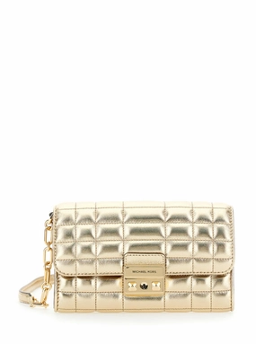 Tribeca Lg Wllt On Chn Crossbody