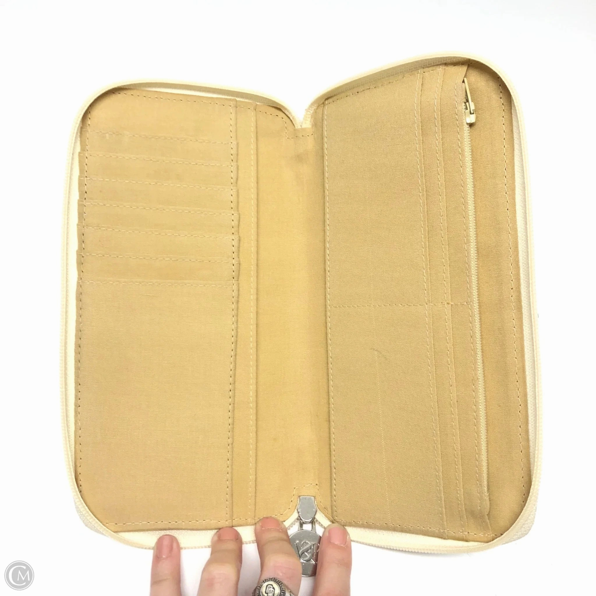 Wallet By Clothes Mentor, Size: Medium